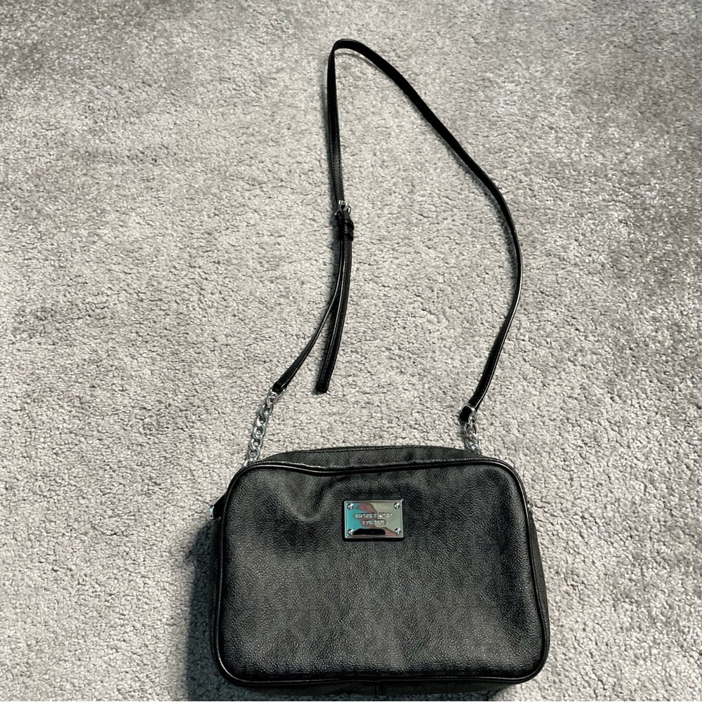 MICHAEL MICHAEL KORS
Jet Set Large Logo Crossbody Bag